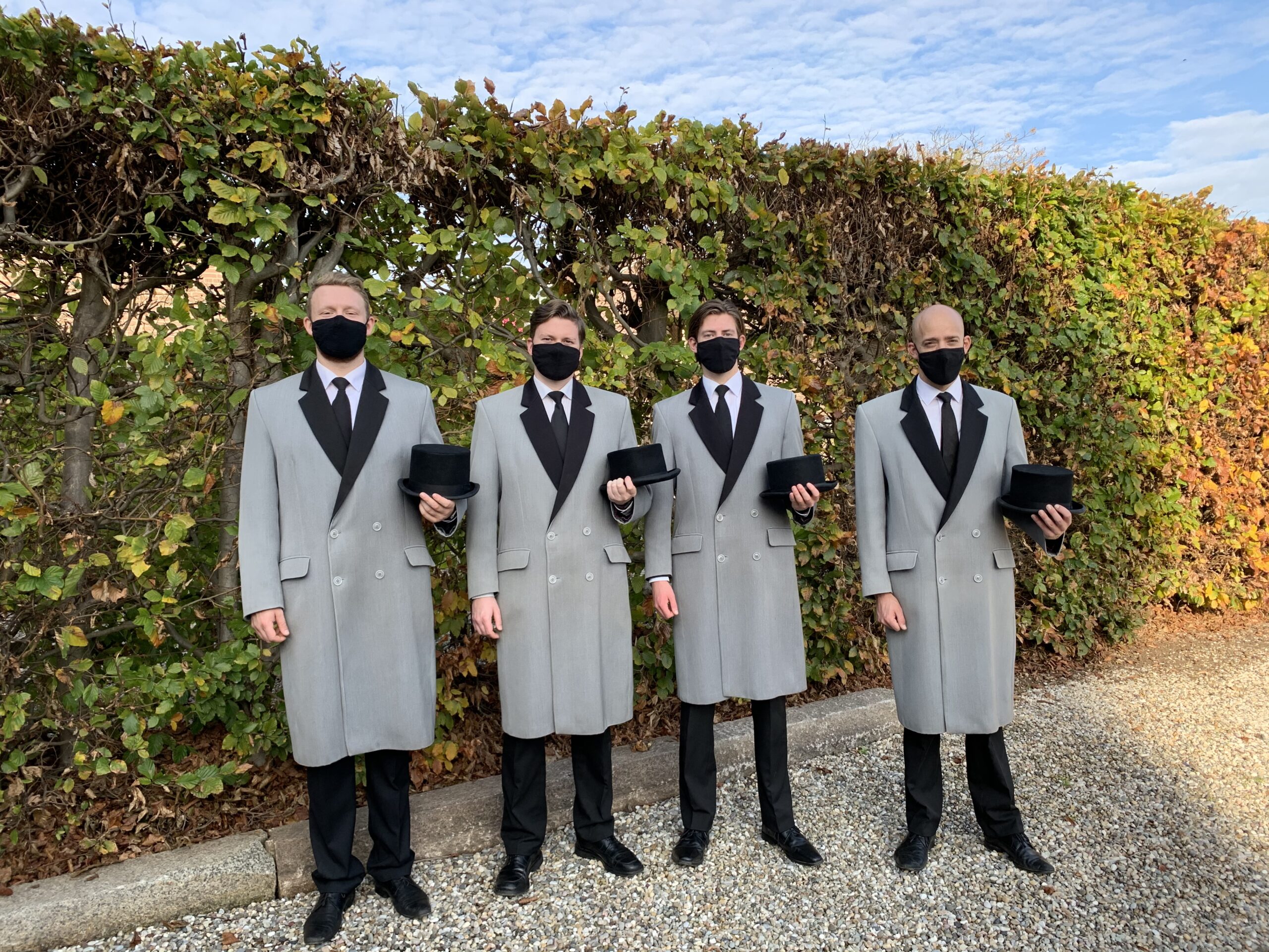 foto dragers met mondkapjes